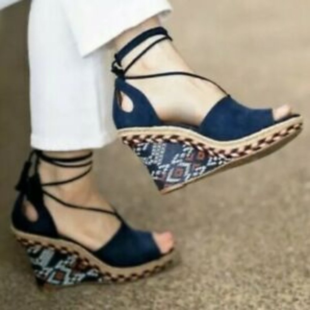 CAbi 6001 Isla Wedge Sandals Blue Suede Ankle Tie Size 9